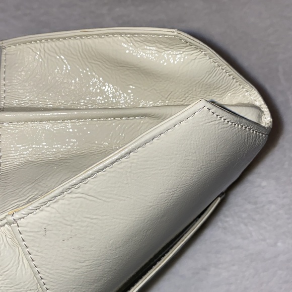 HOBO Cream Patent Leather Handheld Envelope Clutch EUC - Picture 10 of 15